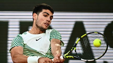 Carlos Alcaraz lors de son 3e tour à Roland-Garros, le 2 juin 2023. (AFP)