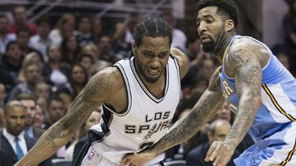 L'ailier des Spurs Kawhi Leonard