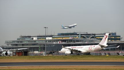 L'aéroport d'Orly (Val-de-Marne). (ERIC PIERMONT / AFP)