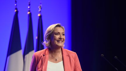 La présidente du Rassemblement national Marine Le Pen le 23 septembre 2018 à Mantes-la-Ville, dans les Yvelines. (LUCAS BARIOULET / AFP)