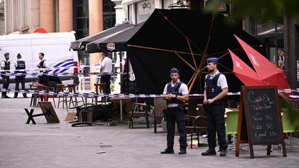 Une camionnette a foncé dans une terrasse de la rue Saint-Michel, à Bruxelles (Belgique), le 26 août 2022. (LAURIE DIEFFEMBACQ / BELGA MAG)