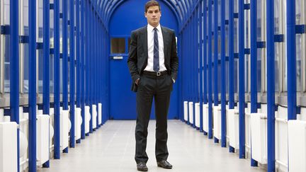 Mathieu Gallet pose au si&egrave;ge de l'INA, &agrave; Paris, le 29 septembre 2010, quelques mois apr&egrave;s sa nomination &agrave; la t&ecirc;te de l'Institut. (BERTRAND LANGLOIS / AFP)