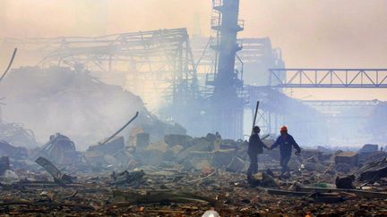 L'usine AZF après l'explosion, le 21 septembre 2001, à Toulouse. (ERIC CABANIS / AFP)