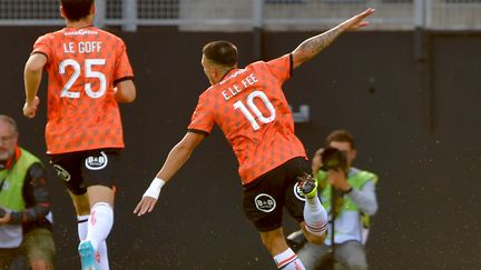 Enzo Le Fée célèbre son but inscrit lors du match de Ligue 1 entre Lorient et Lyon au stade du Moustoir, le 7 septembre (JEAN-FRANCOIS MONIER / AFP)