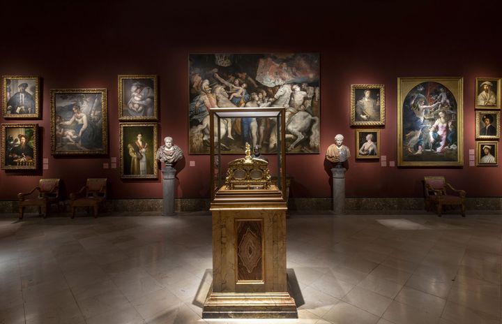 La&nbsp;Cassette Farnèse, en argent, cristal de roche et lapis-lazuli.&nbsp;Per gentile concessione del MIC-Ministero della Cultura, Museo e Real Bosco di Capodimonte. (MUSEO E REAL BOSCO DI CAPODIMONTE)