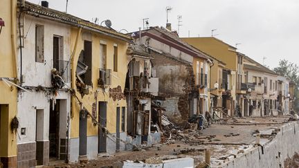 Des bâtiments endommagés par des inondations à Xirivella (Espagne), le 30 octobre 2024. (JOSE MIGUEL FERNANDEZ / GTR / SIPA)