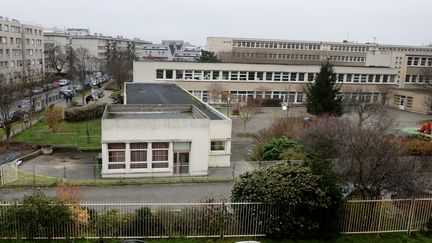 Vue de l'école maternelle Jean-Perrin à Aubervilliers, le 14 décembre 2015. (JACQUES DEMARTHON / AFP)