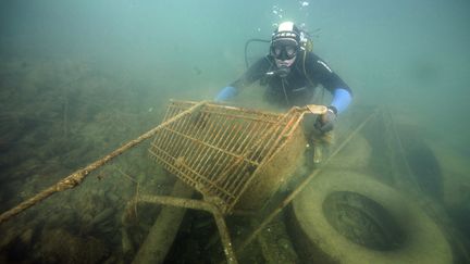 Comment notre plastique finit dans la Méditerranée ?