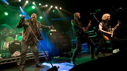 Paul Di'Anno (à gauche) avec son groupe au festival Hard Rock Hell 2013, à Pwllheli, au Pays de Galles, le 30 novembre 2013. (METAL HAMMER MAGAZINE / FUTURE)