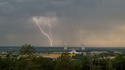 Un&nbsp;orage au-dessus du Gers et du Tarn-et-Garonne, le 16 juillet 2015.&nbsp; (XAVIER DELORME / BIOSPHOTO / AFP)