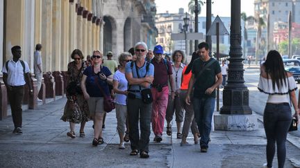 Groupe de touristes à La Havane (Cuba), le 7 mai 2019 (YAMIL LAGE / AFP)