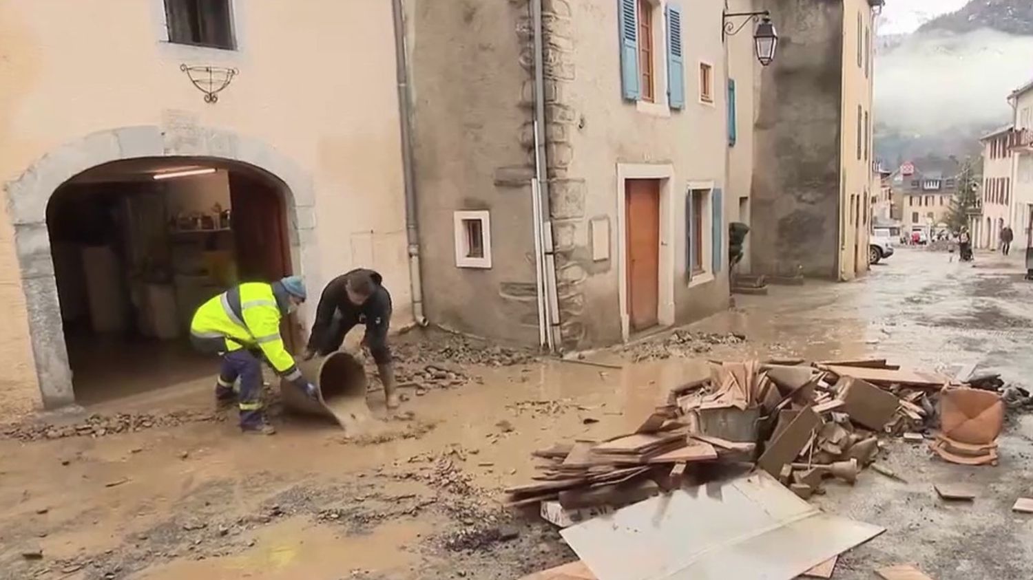 Inondations Dans Le Sud-Ouest : De Nombreux Dégâts à Laruns Après La Crue