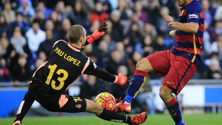 Luis Suarez, comme Messi ou Neymar, a buté sur la défense de l'Espanyol (PAU BARRENA / AFP)