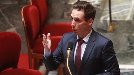 Le secrétaire d'Etat aux Transports, Jean-Baptiste Djebbari, le 29 avril 2020, lors d'une session de questions au gouvernement, à l'Assemblée nationale. (LUDOVIC MARIN / SIPA)