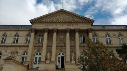 Le tribunal judiciaire d'Amiens (Somme), le 25 août 2020. (FRANÇOIS SAUVESTRE / RADIO FRANCE)