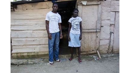 Yuly, Wichna et une soixantaine de familles originaires d'Haïti vivent à dix minutes du centre de cette localité, située à 70 km à l'est de Saint-Domingue, dans l'un des nombreux «batey» des environs, des campements précaires pour les travailleurs agricoles.
              
 
 
 (AFP PHOTO/Erika SANTELICES)