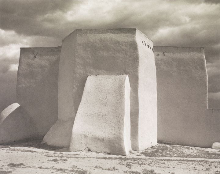 Paul Strand, St. Francis Church, Ranchos de Taos, New Mexico, 1931 (© Aperture Foundation Inc., Paul Strand Archive. Fundación MAPFRE Collections)