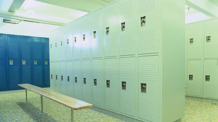 Accus&eacute; d'avoir film&eacute; ses coll&egrave;gues f&eacute;minines dans les vestiaires de la caserne &agrave; leur insu, un officier pompier de Montigny-l&egrave;s-Cormeilles (Val-d'Oise) a &eacute;t&eacute; suspendu de ses fonctions, le&nbsp;17 avril 2013. (LYLE OWERKO / PHOTONICA)