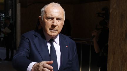 Le fondateur du groupe de luxe Keiring, François Pinault, lors de la présentation du projet du futur musée de la fondation Pinault, le 26 juin 2017 à Paris. (PATRICK KOVARIK / AFP)