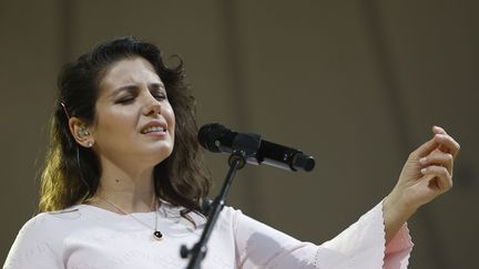 La chanteuse Katie Melua, lors d'une tournée en Allemagne en août 2022. (MATTHIAS BEIN / DPA)