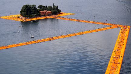 "The Floating Piers", Christo, Ile d'iseo, Italie, 18 juin 2016
 (MARCO BERTORELLO / AFP)