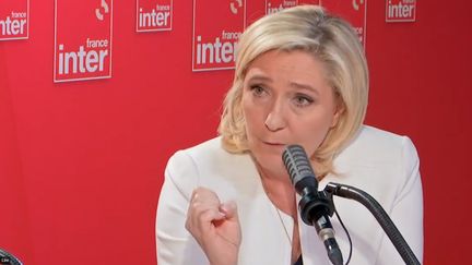 Marine Le Pen, candidate RN à la présidentielle, le 5 avril 2022 sur France Inter. (FRANCEINTER / RADIO FRANCE)