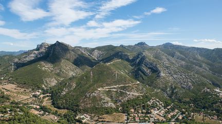 Vue aérienne du massif de la Sainte-Baume qui s'étend sur les départements des Bouches-du-Rhône et du Var. (Photo d'illustration) (MAXPPP)