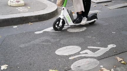 A Paris, le 30 septembre 2022. Dans la capitale, la mairie envisage de ne pas renouveler le contrat des opérateurs en février 2023.&nbsp; (FIORA GARENZI / HANS LUCAS / AFP)