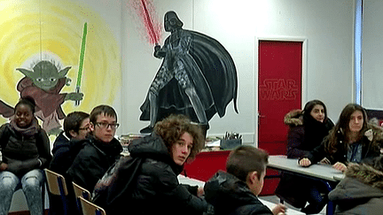 Les élèves de la classe Star Wars du Collège Champs-Plaisants de Sens (Yonne).
 (France 3)