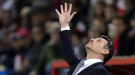 L'ex-entraîneur des Girondins de Bordeaux, Willy Sagnol, lors d'un match face au FC Sion, au Stade Tourbillon de Sion (Suisse), le 5 novembre 2015. (FABRICE COFFRINI / AFP)