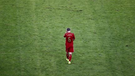 &nbsp; (Andrés Iniesta marche seul sur la pelouse du Maracana © Reuters/Ricardo Moraes)