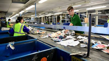 Un centre de tri des déchets de Lons-le-Saunier (Jura), le 14 septembre 2018. (PHILIPPE TRIAS / MAXPPP)