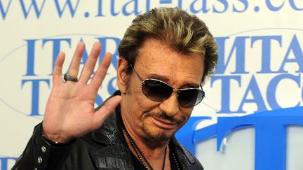 Johnny Hallyday lors d'une conf&eacute;rence de presse &agrave; Moscou, le 29 mai 2012. (YURI KADOBNOV / AFP)