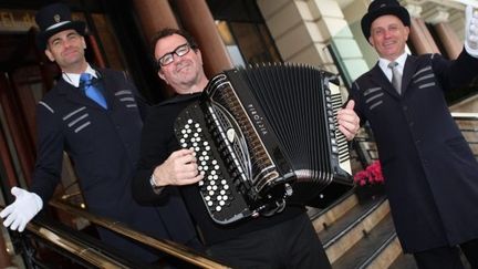 DANS LE CADRE DU PRINTEMPS DES ARTS DE MONACO ICI L&#039;ACCORDEONISTE FRANCAIS RICHARD GALLIANO SUR LES MARCHES DE L&#039;HOTEL DE PARIS A MONACO LE 16 MARS 2012
 (Eric Dulière / Nice Matin / Maxppp)