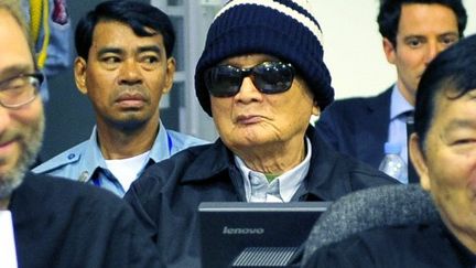 Dans le box des accusés, l'idéologue des Khmers rouges, "Frère numéro deux", Nuon chea (AFP - ECCC - Mark PETERS)