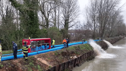 Inondations dans le Pas-de-Calais : comment les méga-pompes aident le niveau d’eau à baisser (Franceinfo)