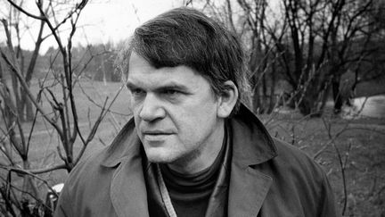 L'écrivain Milan Kundera à Prague, le 14 octobre 1973. (AFP)