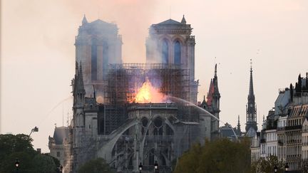 Incendie à Notre-Dame de Paris : comment l'incendie s'est-il déroulé ?