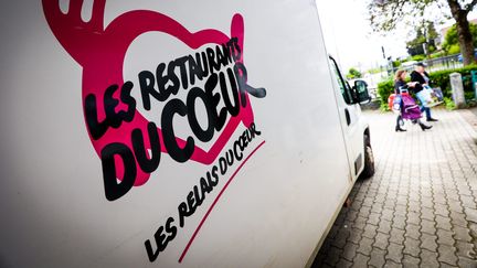 The funds raised by Restos du coeur this year are dedicated to the fight against child poverty. (LIONEL VADAM / MAXPPP)