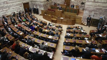 Le premier ministre grec George Papandr&eacute;ou s'adresse au groupe socialiste, au Parlement d'Ath&egrave;nes, le 31 octobre 2011. (JOHN KOLESIDIS / REUTERS)