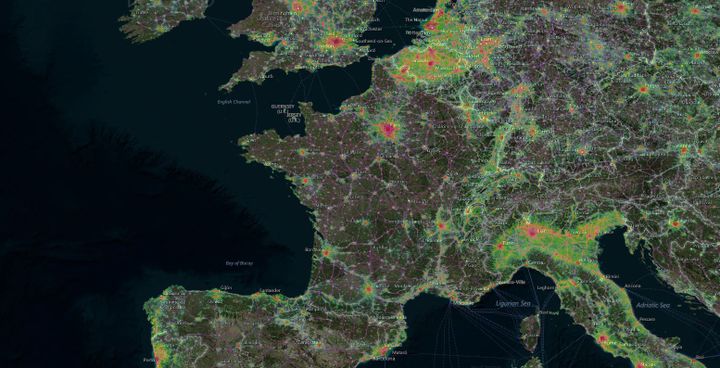 Carte de la pollution lumineuse enregistrée en 2016. (LIGHTPOLLUTIONMAP.INFO)