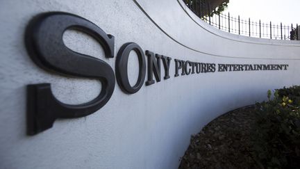 L'entr&eacute;e des studios Sony Pictures &agrave; Culver City (Californie, Etats-Unis), le 19 d&eacute;cembre 2014. (MARIO ANZUONI / REUTERS)