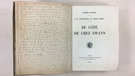 Lettre-dédicace de Marcel Proust à Marie Scheikévitch en tête de son exemplaire de "Du côté de chez Swann"&nbsp; (DR)