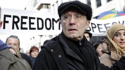 Le dessinateur Philippe Geluck participe &agrave; un rassemblement en hommage aux victimes de l'attaque de "Charlie Hebdo", &agrave;&nbsp;Bruxelles (Belgique), le 7 janvier 2015. (DAINA LE LARDIC / ISIFA / SIPA)