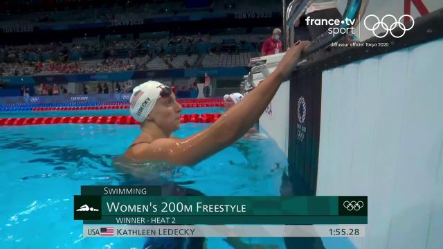 Charlotte Bonnet se contente de la quatrième place de sa série du 200m nage libre (1'56''88) remportée par la favorite américaine Kathleen Ledecky (1'55''28). La Française se qualifie néanmoins pour les demi-finales réservées aux 16 meilleurs temps.