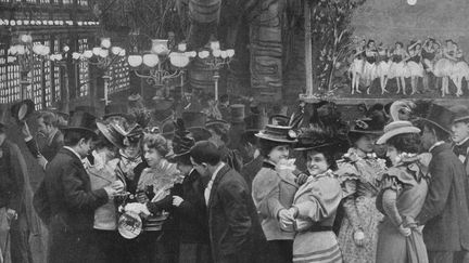 Les jardins du Moulin Rouge, en 1900. (PRINT COLLECTOR / HULTON ARCHIVE / GETTY IMAGES)