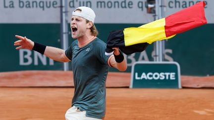 Zizou Bergs a fait vibrer les supporters belges, venus en nombre Porte d'Auteuil. Des "Zizou, Zizou !" ont été scandés dans les tribunes parisiennes, jusqu'à son élimination au troisième tour contre Grigor Dimitrov. (SHUTTERSTOCK/SIPA)