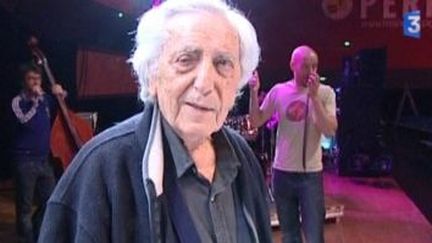 Jordi Barre fête ses 90 ans sur scène
 (Culturebox)