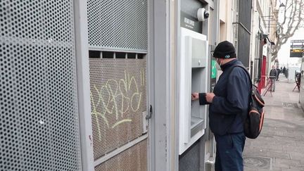 Marseille : 95 % des convoyeurs de fond sont en grève, entraînant une pénurie de billets ou de distributeurs