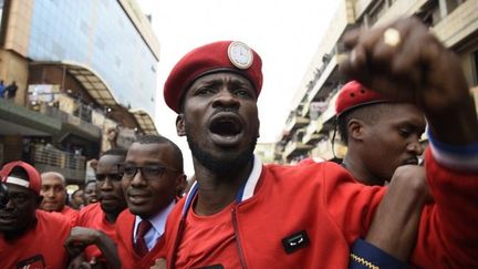 Robert Kyagulanyi, plus connu sous le nom de Bobi Wine, avait été arrêté mardi 14 août 2018 à Arua (ISAAC KASAMANI / AFP)